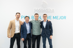 Ander Herrera, jugador del Athletic Club, inaugura Podoactiva Bilbao.