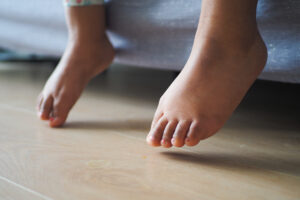 pie de niño pequeño